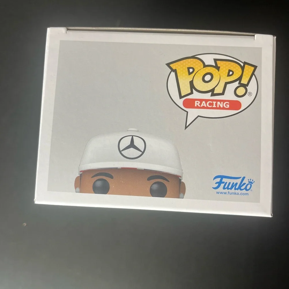 Funko Pop! Racing: AMG Petronas F1 #09 - Lewis Hamilton w/ Helmet - Picture 5 of 6